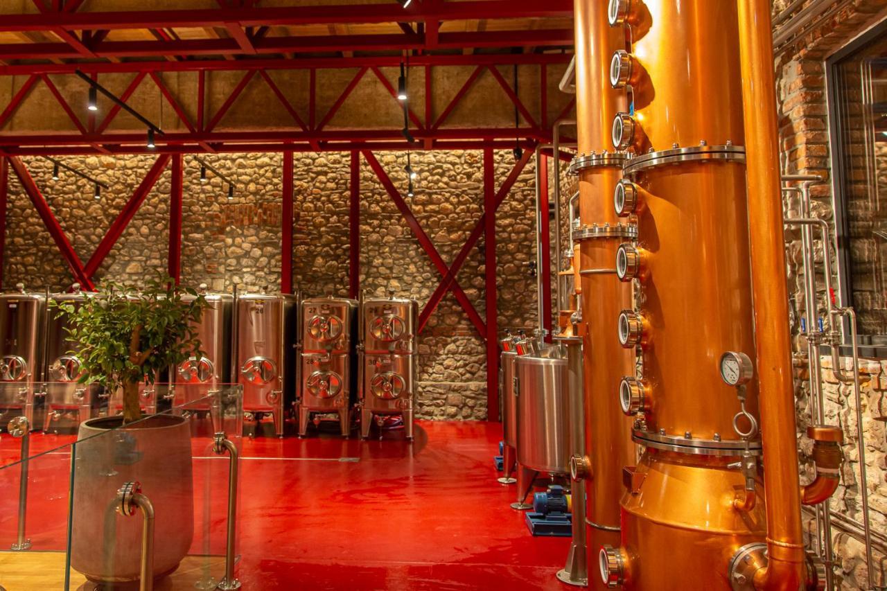 Melesin Distillery Leskovik Экстерьер фото